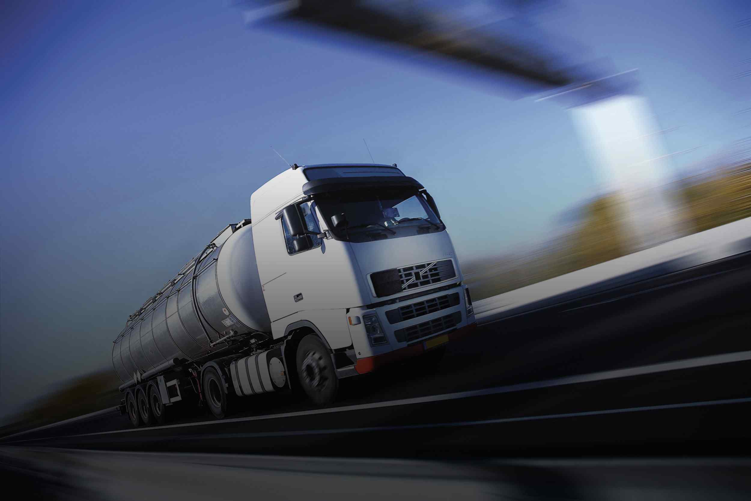 https://www.mtcshipping.com/wp-content/uploads/2015/09/White-Truck-single.jpg